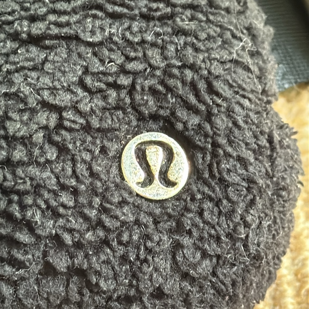 Lululemon Black Fleece Sherpa Belt Bag- Gold Hardware - Picture 4 of 7